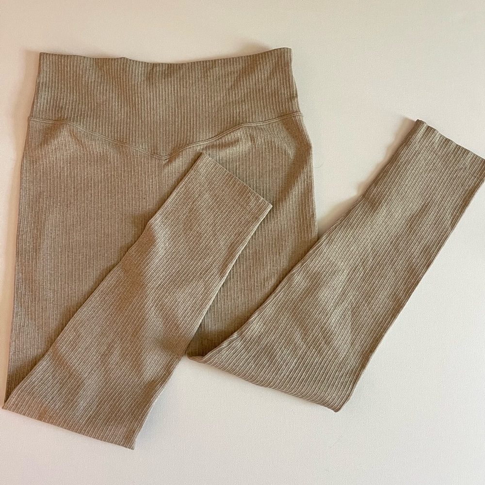 BRAND NEW YOGA PANTS